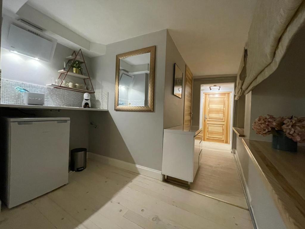 Cute Apartment For Young Travellers Рига Экстерьер фото